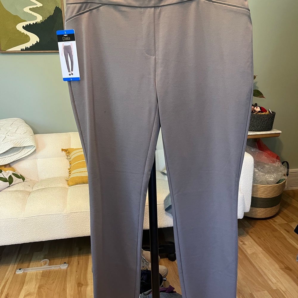 Dalia Women's Gray Straight-Leg Pants